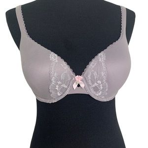 Victoria’s Secret Bra 32D Padded Perfect D254